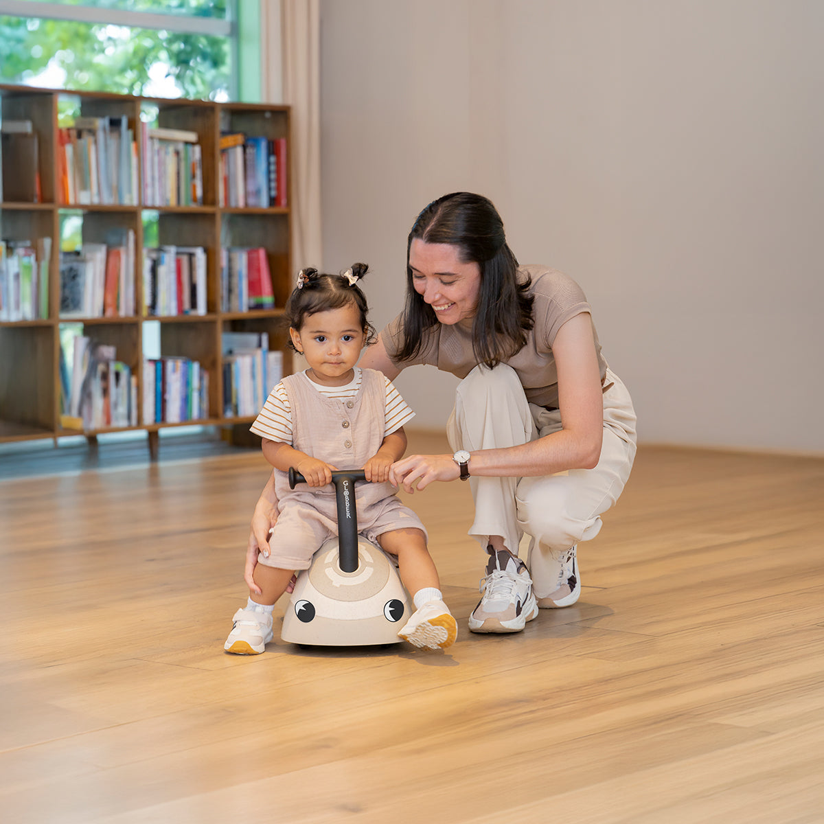 Globber - 2in1 ECO Walk'n'Roll - Coconut - Outdoor
