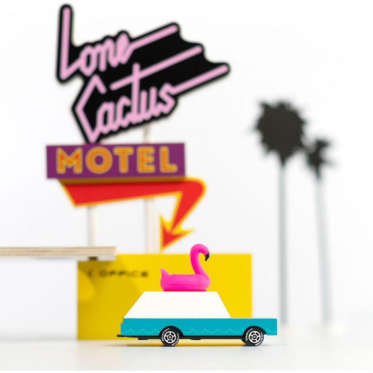 Flamingo Wagon Toy Car