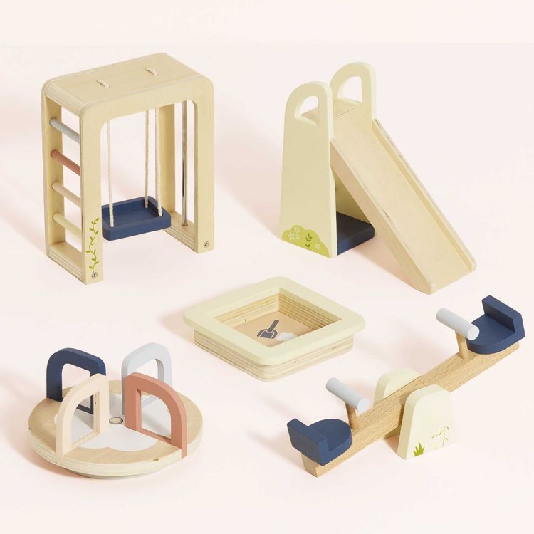 Le Toy Van - 5-Piece Wooden Dollhouse Outdoor Play Set - Dolls