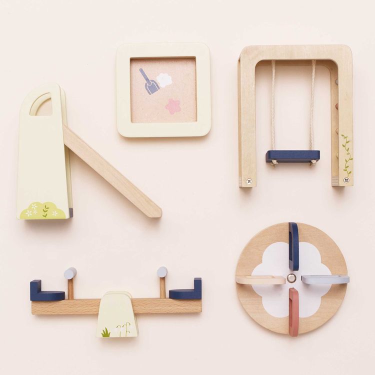 Le Toy Van - 5-Piece Wooden Dollhouse Outdoor Play Set - Dolls