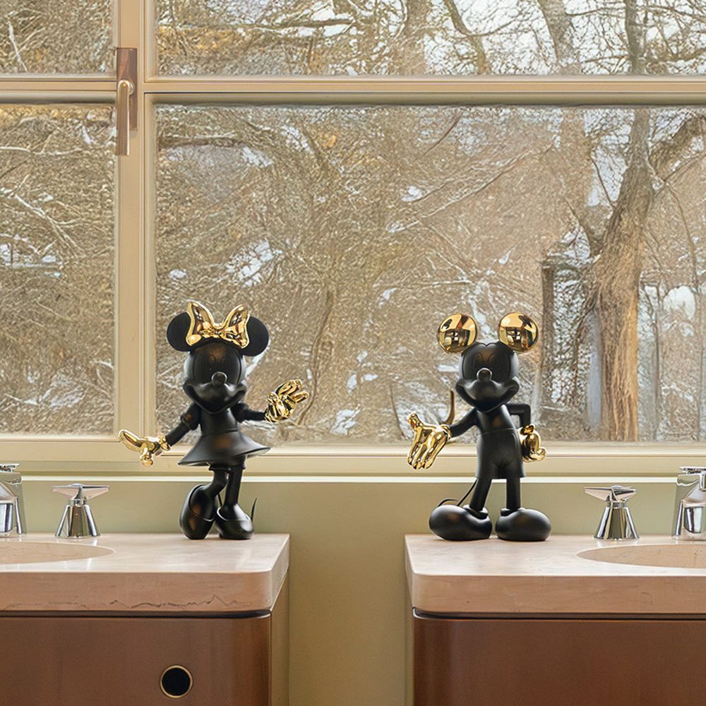 Minnie Mouse 12" Welcome Studio Figurine - Black & Gold