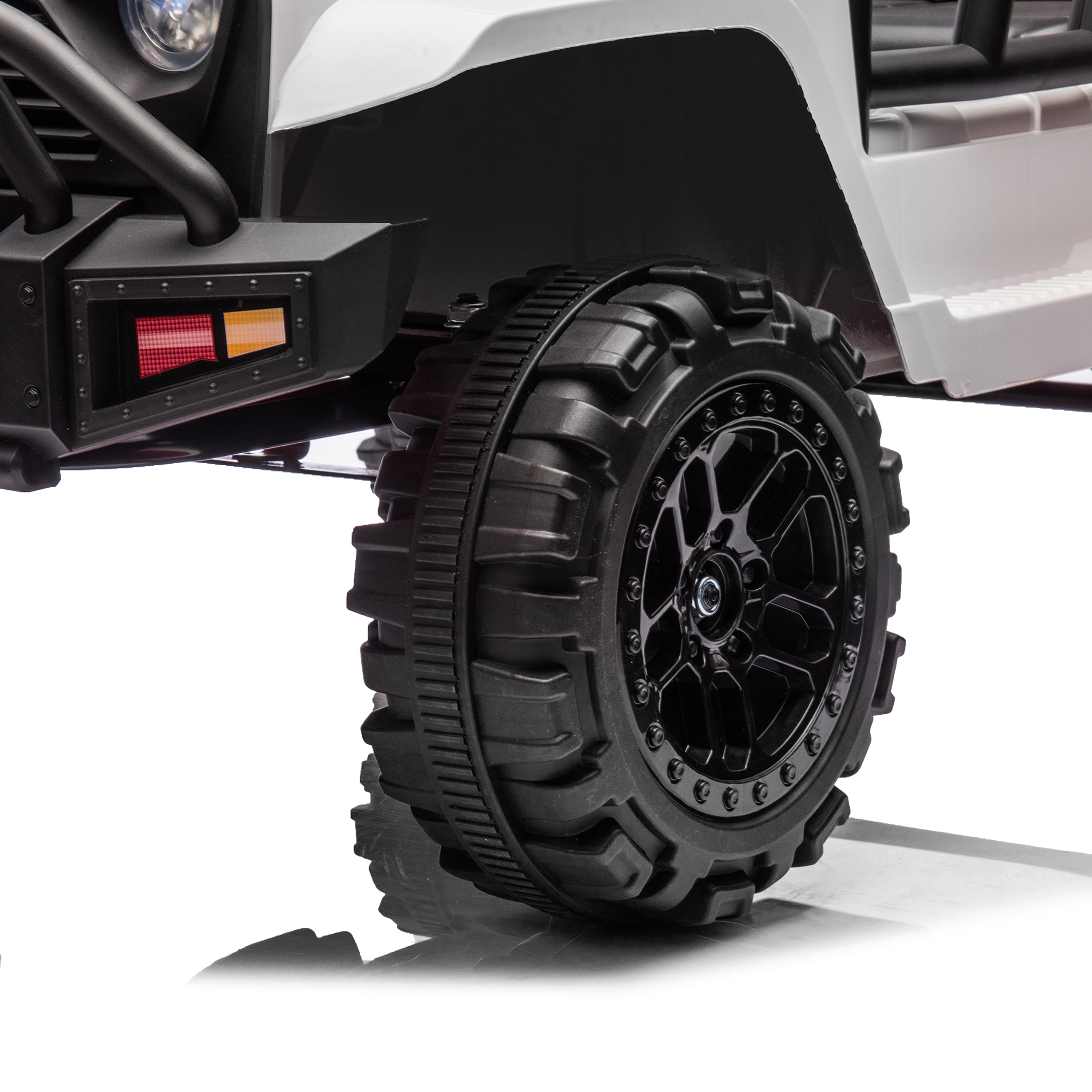 12V Freddo Ranger 4x4 Ride On - White