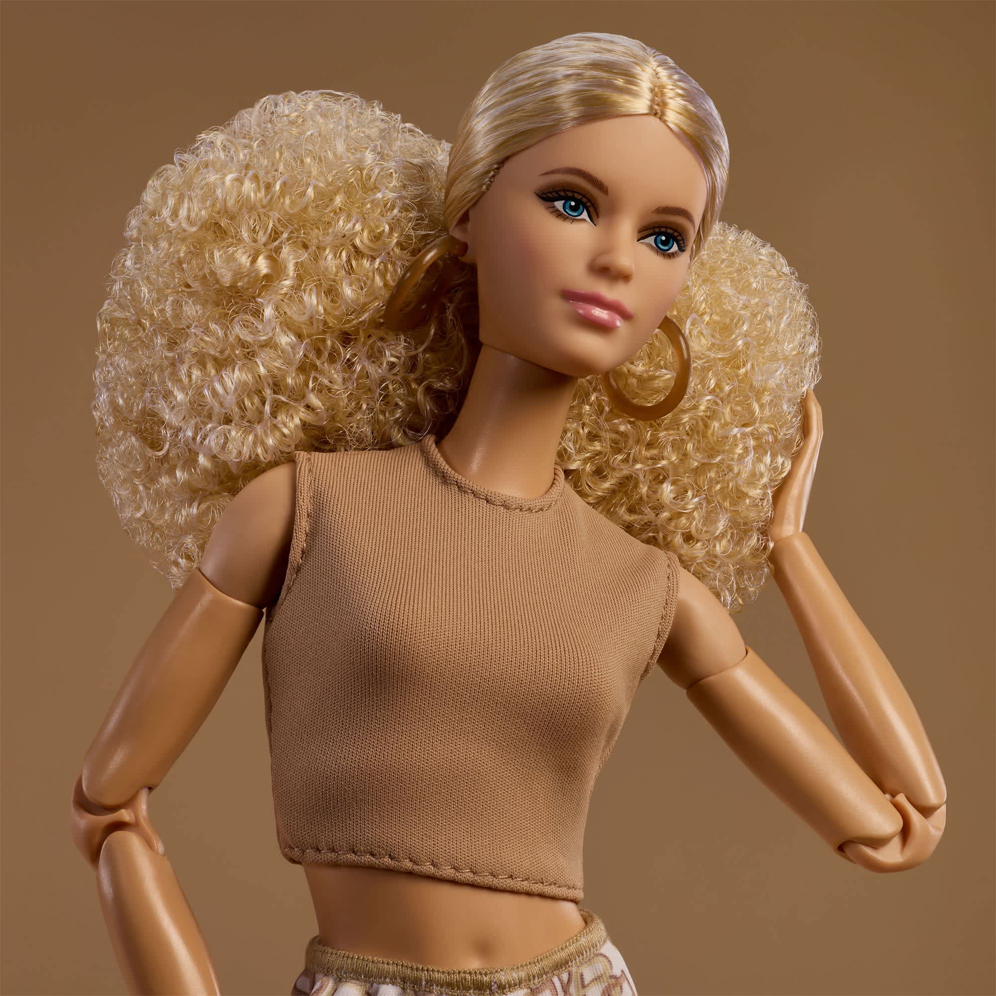Barbie - Barbie Basics 2026 Neutrals Series, Model 07 - World of Barbie