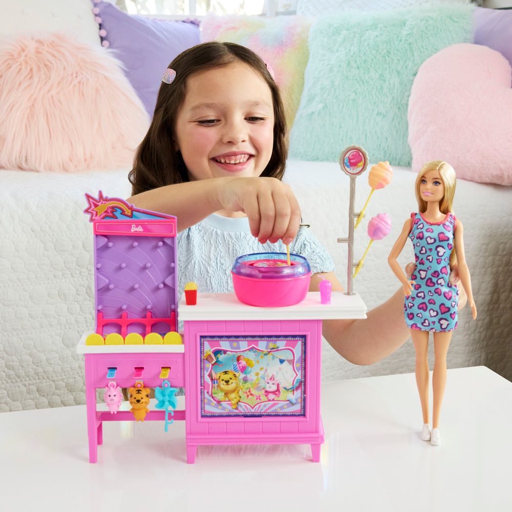 Barbie - Barbie Mysteries Beach Detectives Doll, Playset and Accessories - World of Barbie