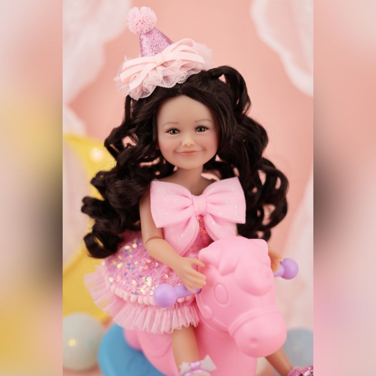 Ruby Red Fashion Friends - Birthday Siblies Doll - Tan Skin, Pink Dress - Dolls