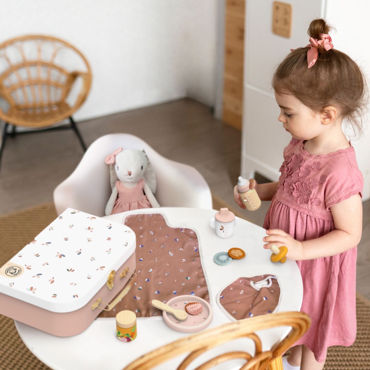 Speedy Monkey - Bunny Doll & Accessories Set with Suitcase - Dolls