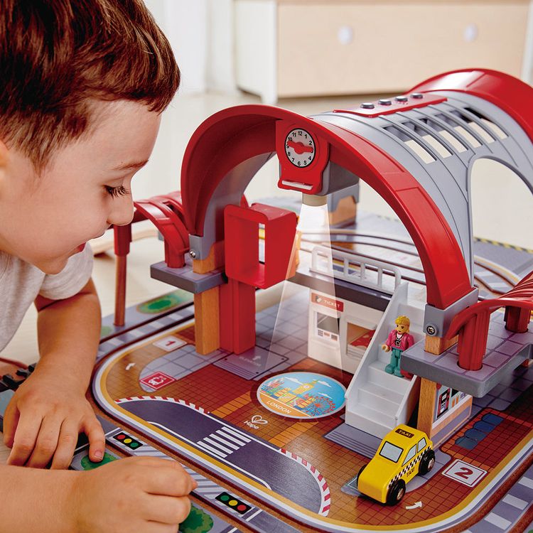 Hape - Grand City Station - Preschool