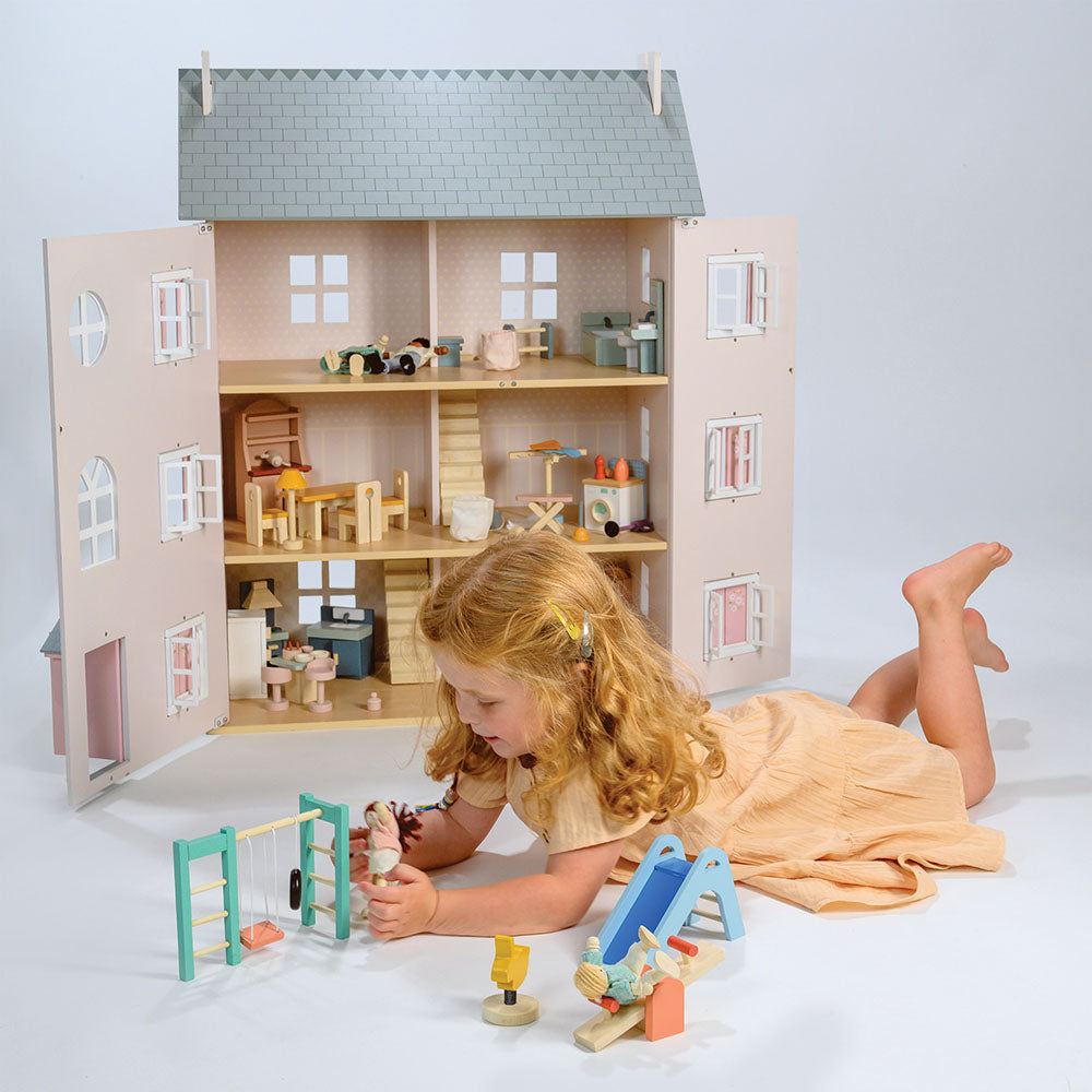 Mentari - Heather Hall Dollhouse - Dolls