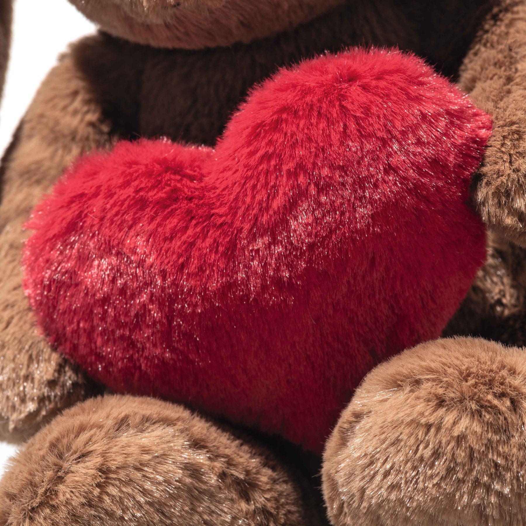 Steiff North America, Inc. - Hoppie Rabbit Brown Plush with Heart - 6" - Plush