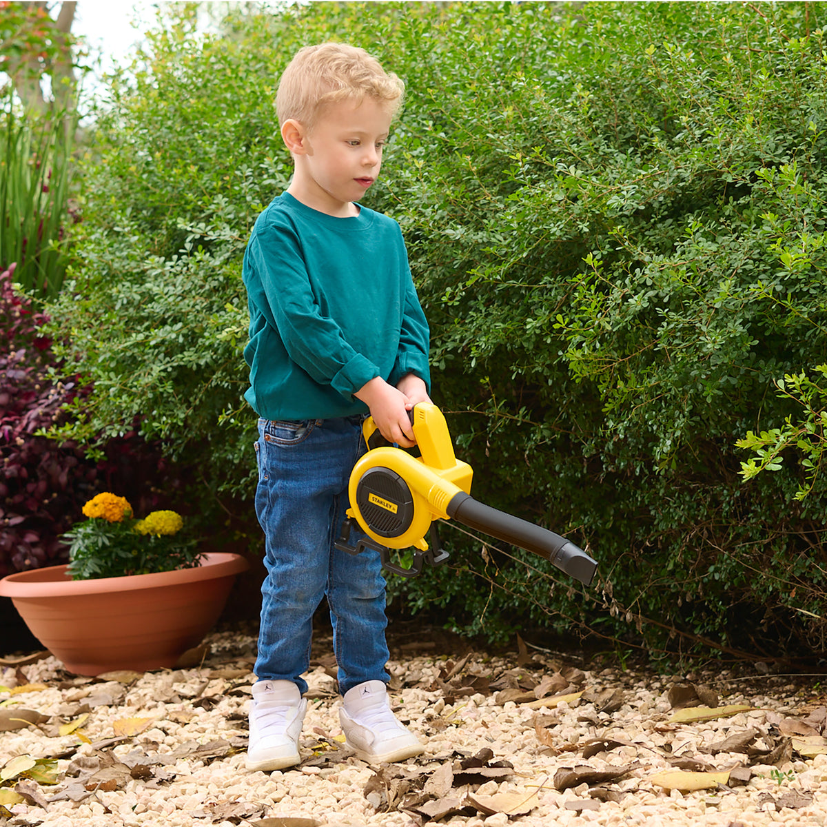 Stanley Jr. - Kids Leaf Blower - Battery Operated Toy Leaf Blower for Kids - Preschool