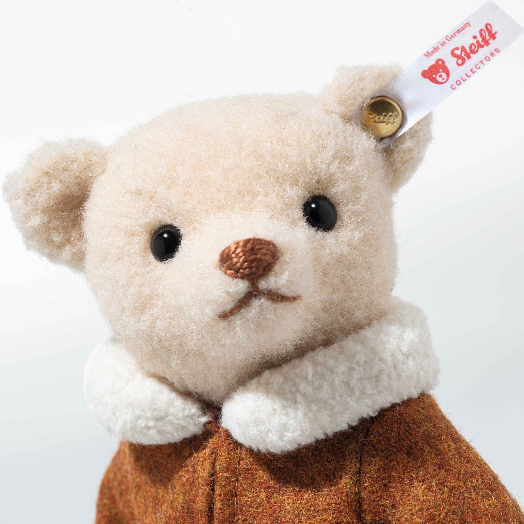 Steiff North America, Inc. - Limited Edition Mama Teddy Bear and Cub Plush on the Holly Express - Plush
