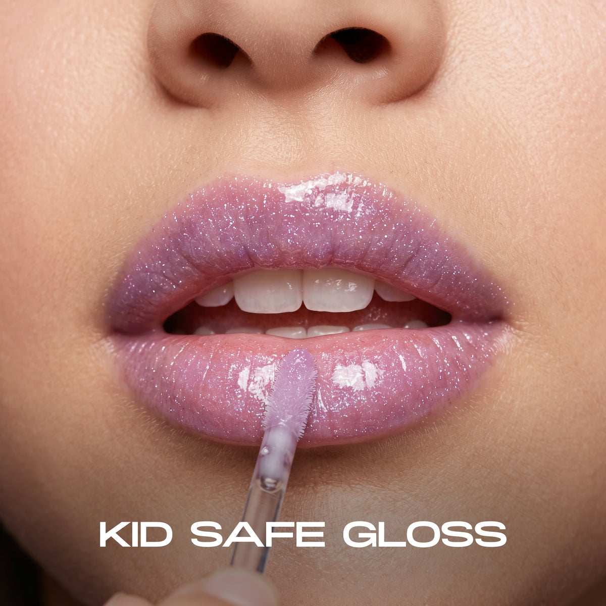 FAO Schwarz - Lip Gloss Keychain – Juice Pop - Fashion Activity and Roleplay