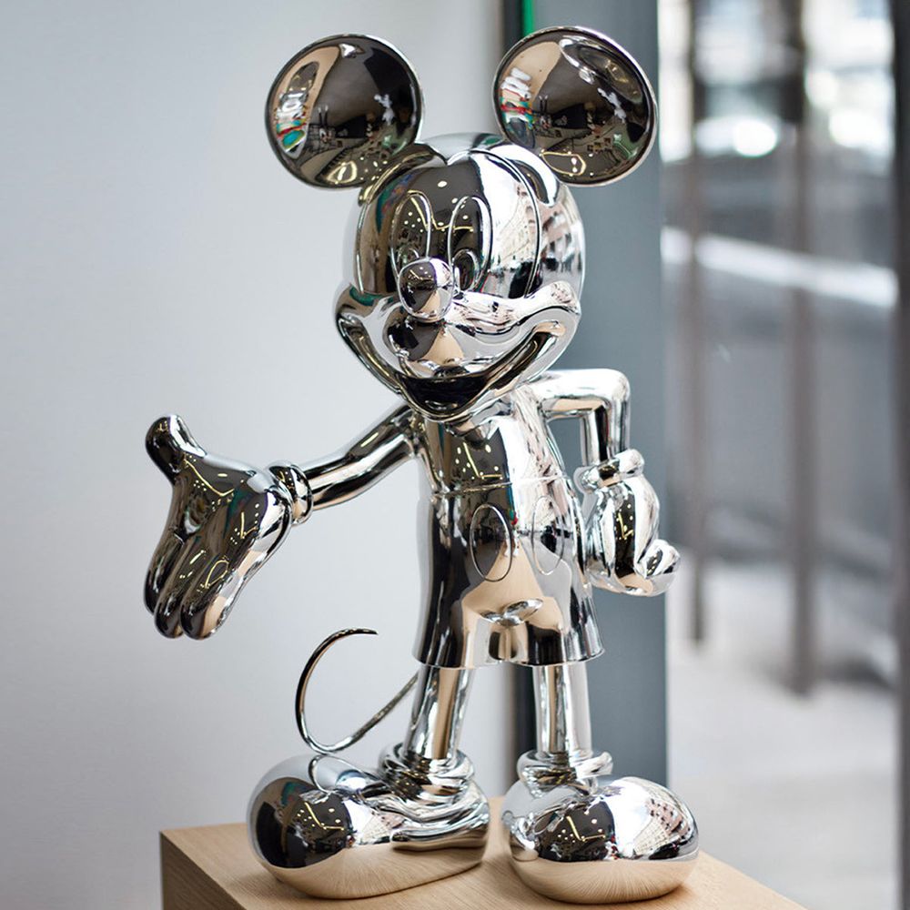 Leblon Delienne - Mickey Mouse 12" Welcome Studio Figurine - Silver - Collectibles