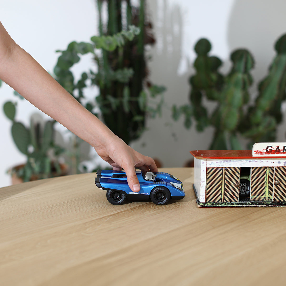 Playforever - Mini Zemonsta Toy Car - Hans Blue - Vehicles