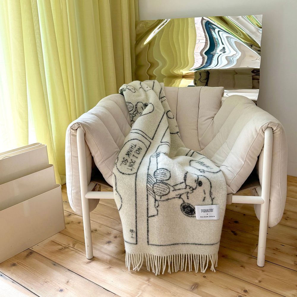Maison Deux - Peanuts Blanket - Doughnut Comic - Trend Accessories