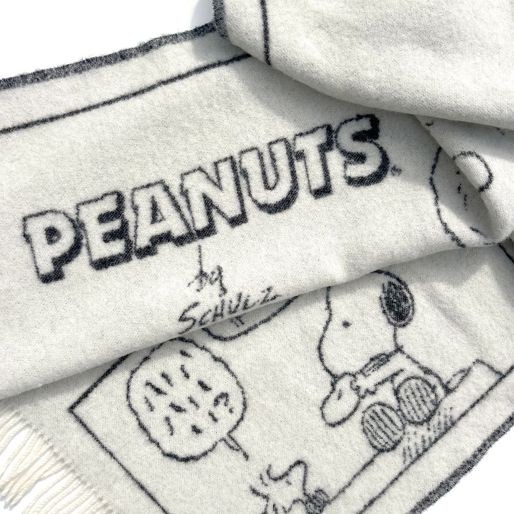 Maison Deux - Peanuts Blanket - Doughnut Comic - Trend Accessories