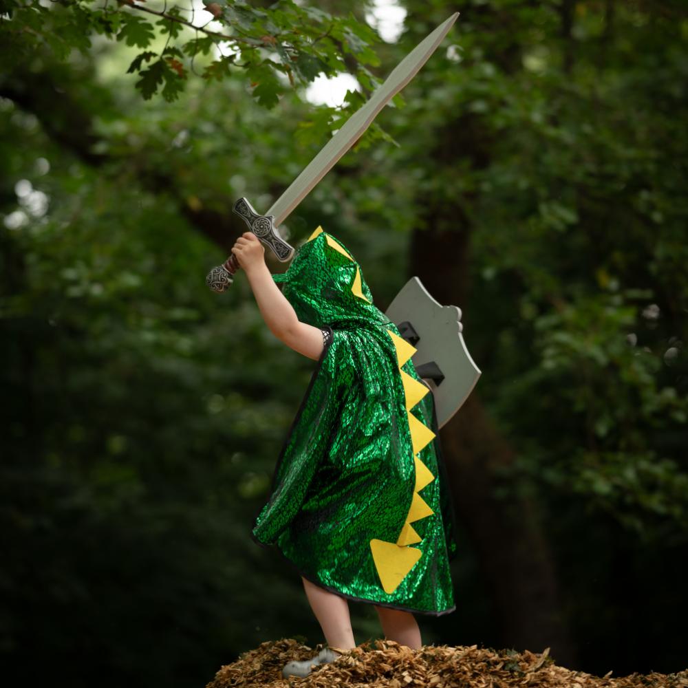 Great Pretenders - Reversible Dragon/Knight Cape - Size 5-6 Years - Dress up