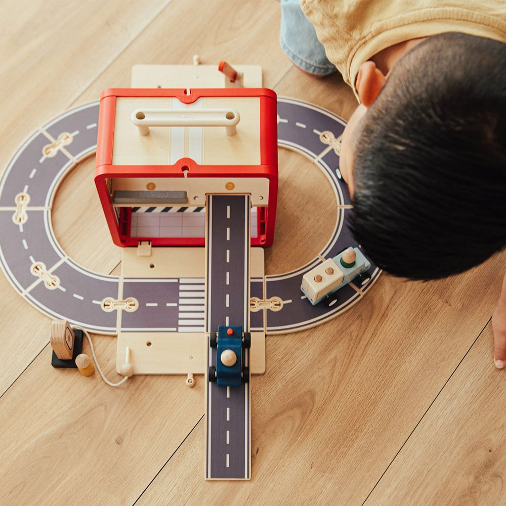 Wonder & Wise - Take With Me Garage Playset - Preschool