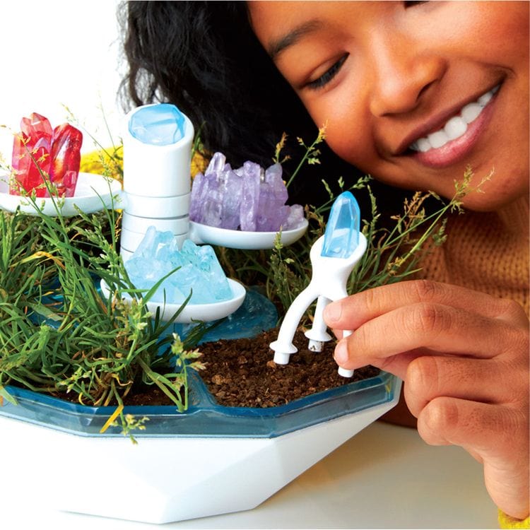 Discovery Mindblown STEM DIY Light-Up Terrarium Plants & Crystals Geodome Grow Kit - 16 pieces