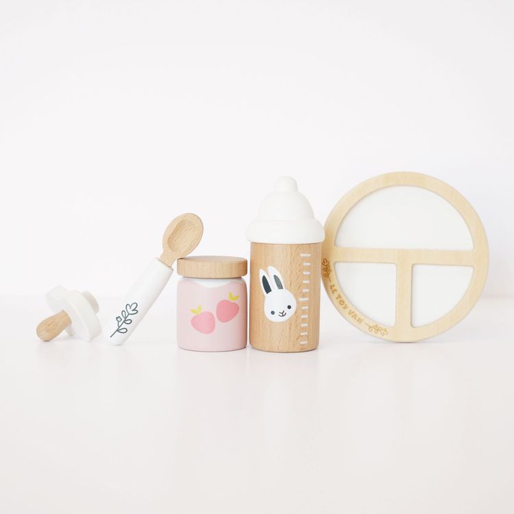 Le Toy Van Preschool Dolls Nursing Kit & Bag - 8 Pieces