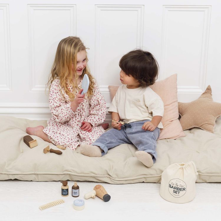 Le Toy Van Preschool Pretend Play Wooden Hairdresser & Barber Kit - 12 Pieces