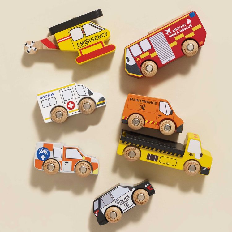 Le Toy Van Preschool Wooden Set of 7 Emergency Vehicles