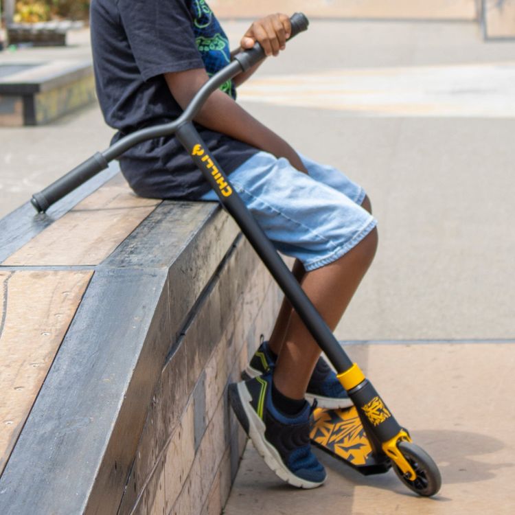 Micro Kickboard Outdoor Corey Funk Signature Chilli Scooter - Black/Yellow