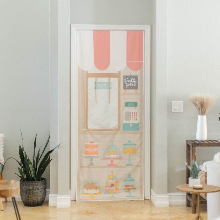 Swingly Preschool Farmer's Market & Bakery Doorway Storefront