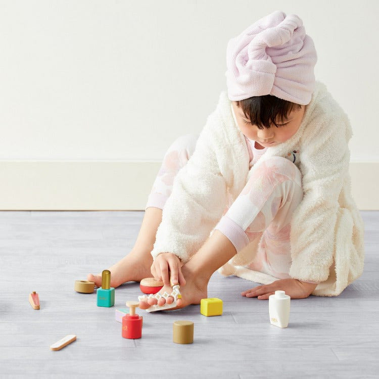 FAO Schwarz - Pampered Play Pretend Wooden Beauty Set - Preschool