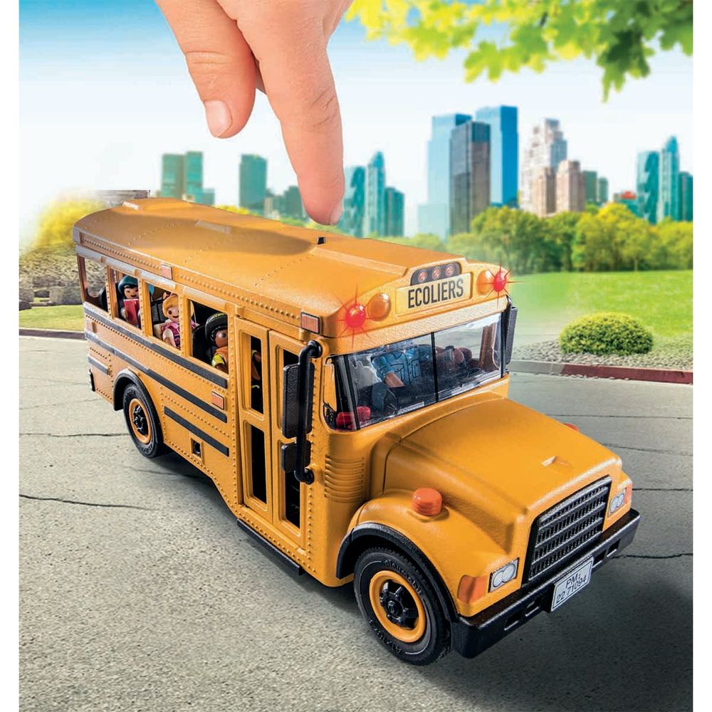 School Bus with Accessories and 4 Figures
