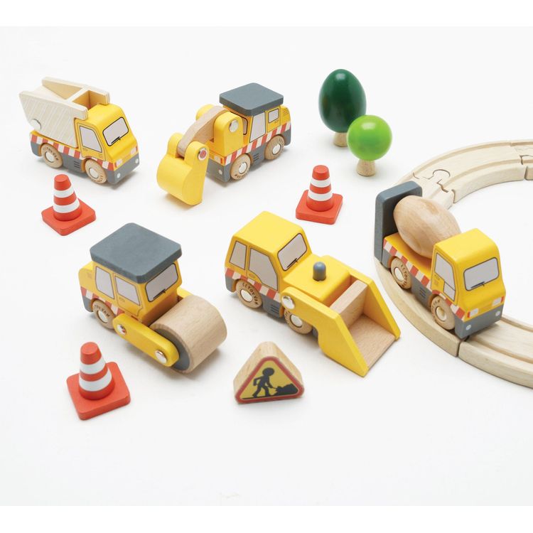  Le Toy Van -  7 Piece Wood Construction Toy Cars, Trucks & Diggers Set -  Preschool