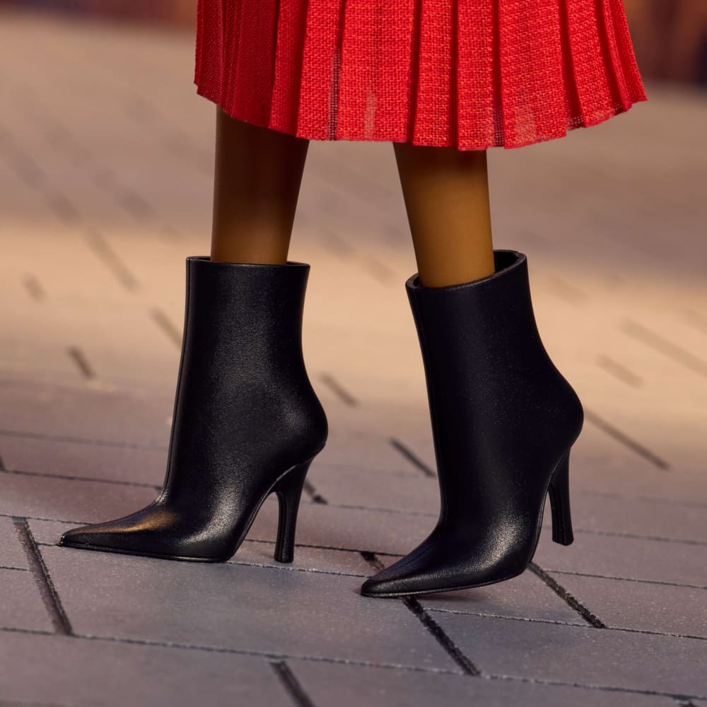 Barbie -  Barbie Signature @Barbiestyle Brooklyn Milan Fashion Week Doll -  World of Barbie