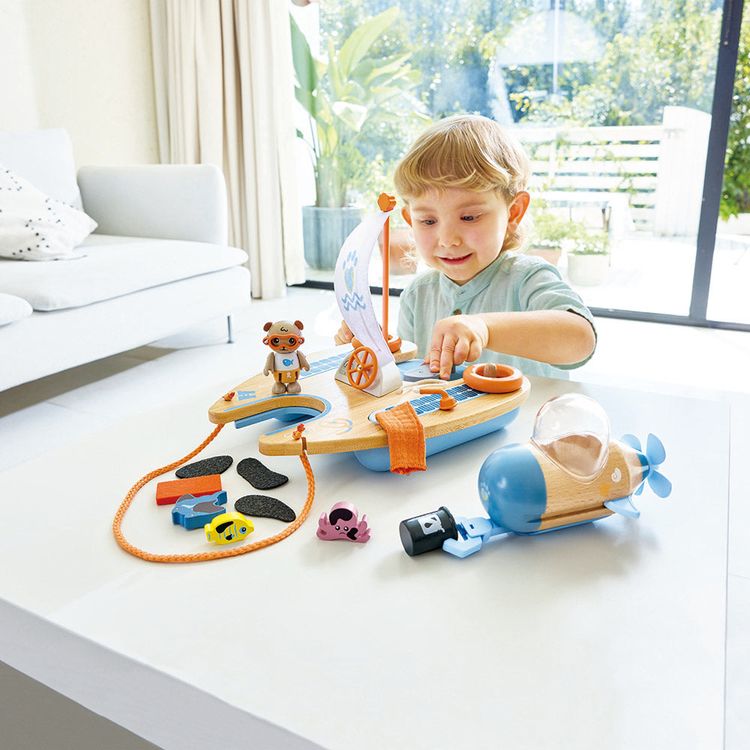  Hape -  Ben's Eco Catamaran Playset -  Preschool