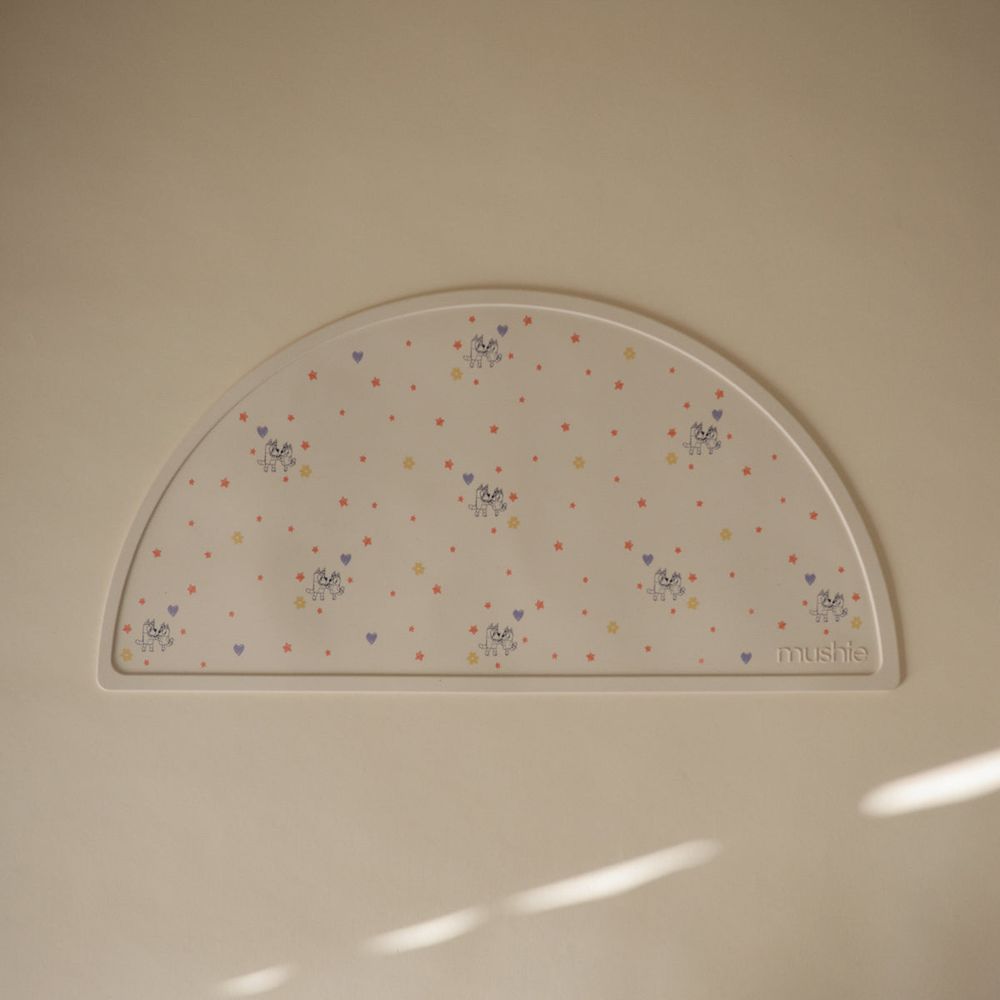  Bluey -  Bluey x Mushie Silicone Placemat -  World Of Bluey