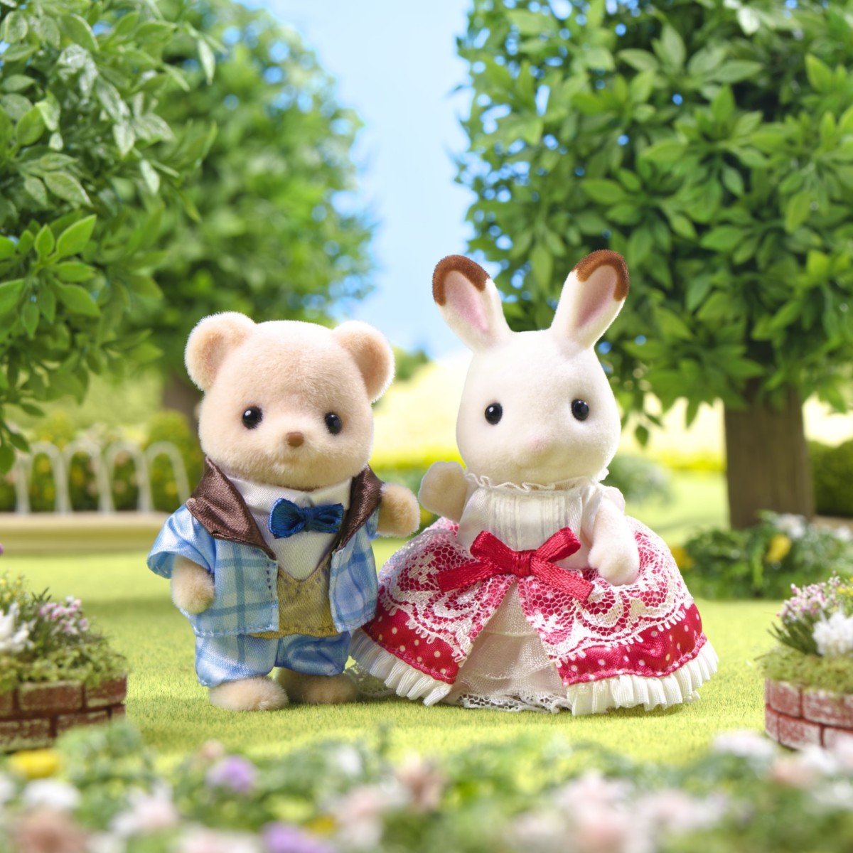  Calico Critters -  Calico Critters Anniversary Friends Set - Freya & Theo Collectible Doll Figures -  Collectibles