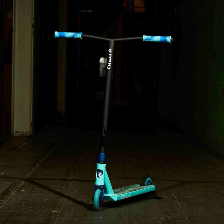  Micro Kickboard -  Chilli Critter Scooter - Hercules Beetle - Blue -  Outdoor