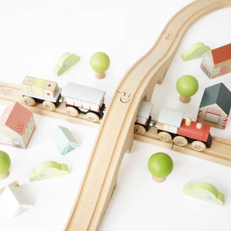  Le Toy Van -  Figure 8 Wooden Train Set - 40 Pieces -  Preschool