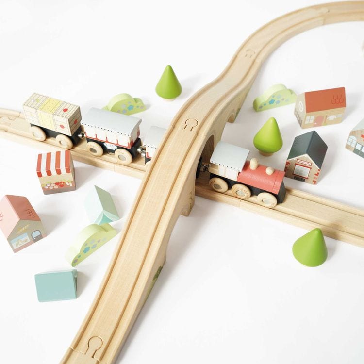  Le Toy Van -  Figure 8 Wooden Train Set - 40 Pieces -  Preschool
