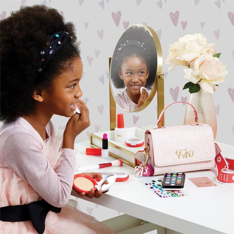  FAO Schwarz -  Glamour Go 12 Piece Designer Purse & Accessories - Pink -  Fashion Activity and Roleplay