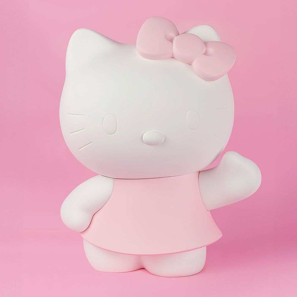  Leblon Delienne -  Hello Kitty Figure in Pink Robe - 10.6" -  Collectibles