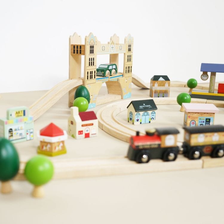  Le Toy Van -  London Wood Train Set – 120 Pieces -  Preschool