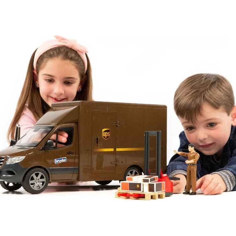  Bruder -  MB Sprinter UPS Truck with Driver Figure and Accessories -  Vehicles