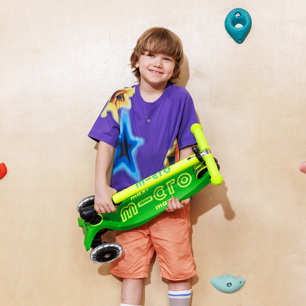  Micro Kickboard -  Maxi Deluxe Foldable LED Neon Scooter - Parrot Green -  Outdoor