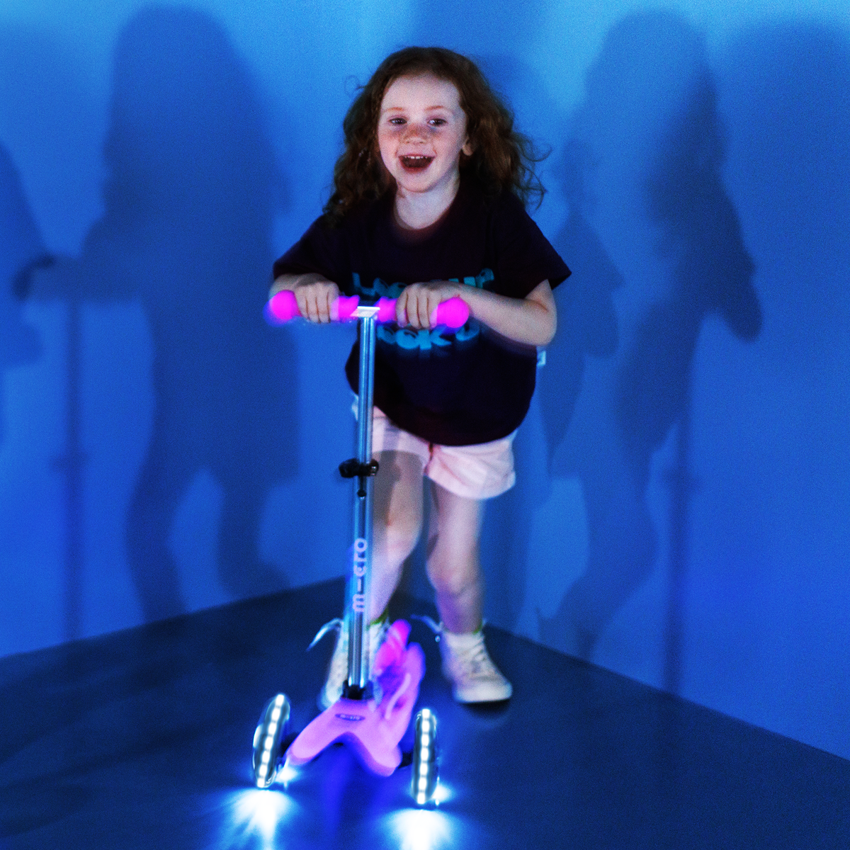  Micro Kickboard -  Mini Deluxe Glow LED Plus Scooter - Frosty Pink -  Outdoor