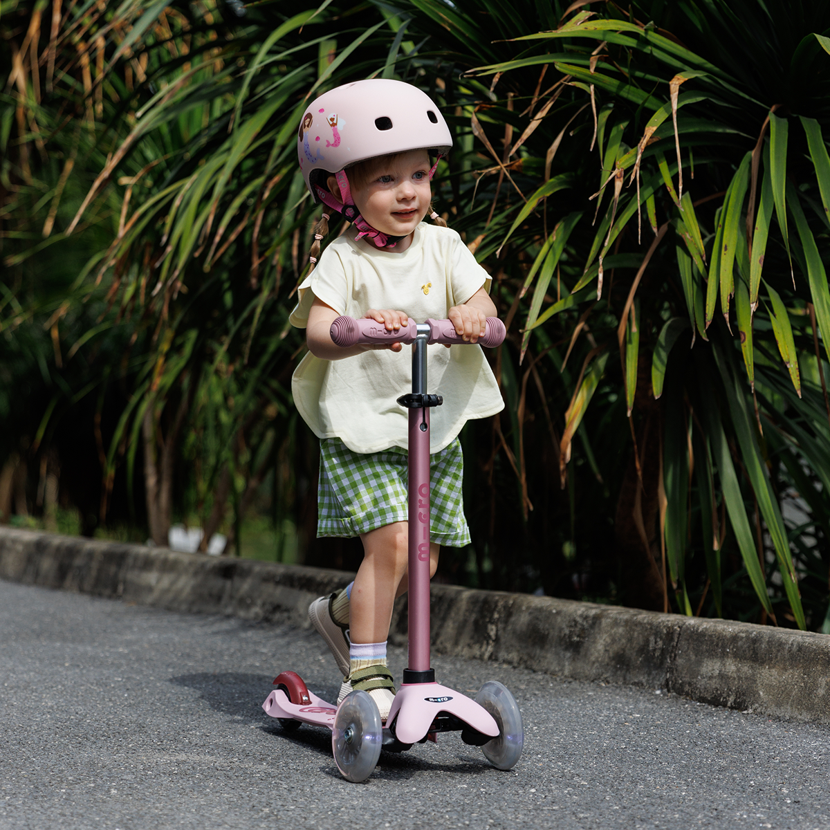  Micro Kickboard -  Mini Deluxe Rock & Go LED Scooter - Dusty Rose -  Outdoor