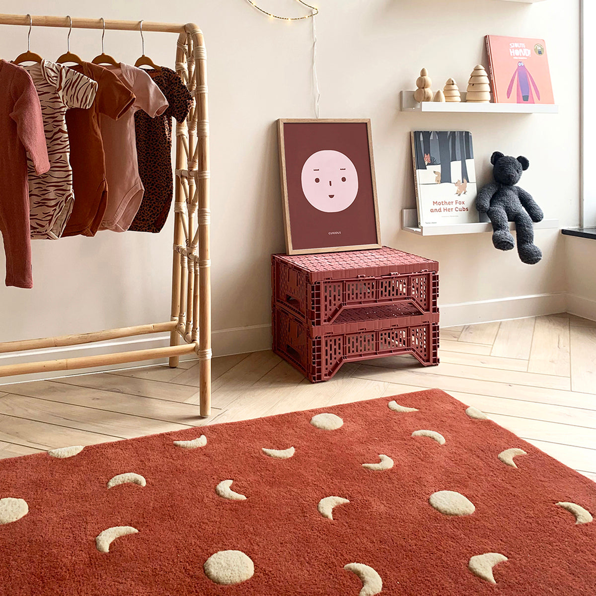  Maison Deux -  Moon Rug - Brick Red & Gold -  Room Decor
