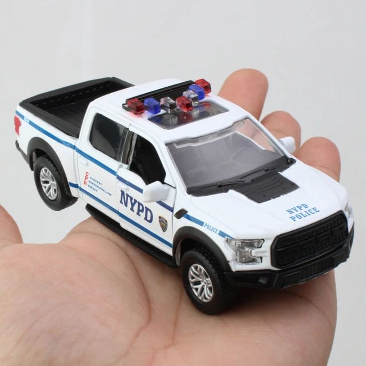  Daron Worldwide Trading, Inc. -  NYPD Die-Cast Metal Pick-Up Truck -  Vehicles