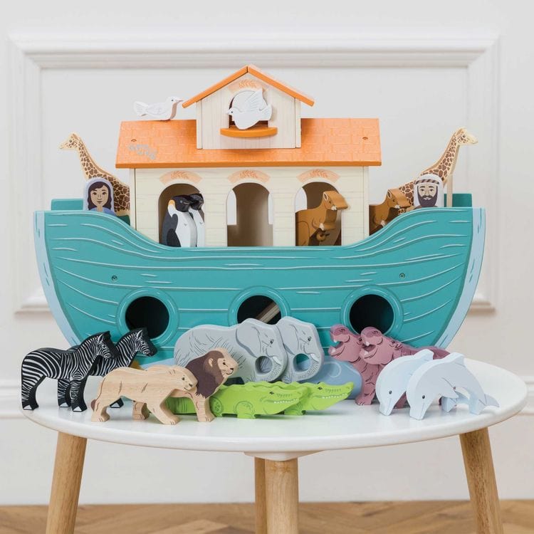  Le Toy Van -  Noah’s Great Wooden Ark & Animals - 23 Pieces -  Preschool