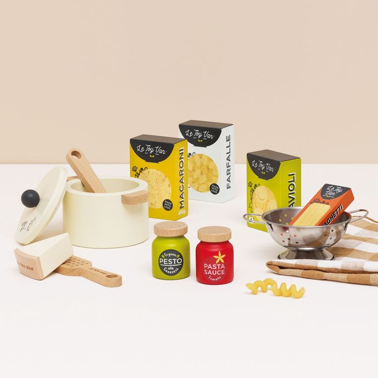  Le Toy Van -  Organic Wooden Pasta Set - 12 Pieces -  Preschool