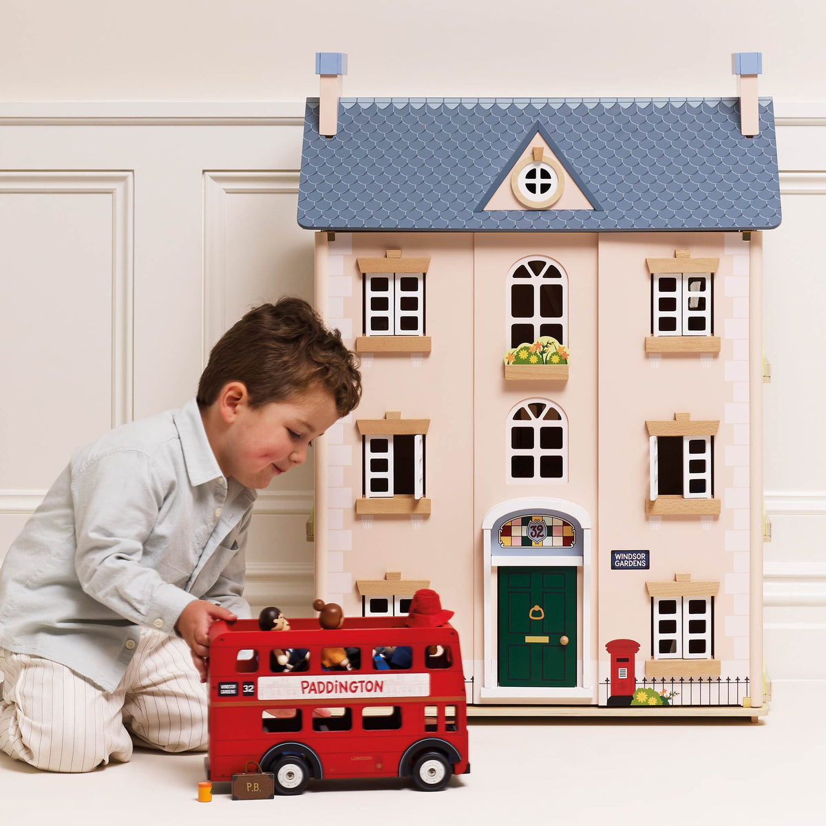 Le Toy Van -  Paddington Dollhouse 32 Windsor Gardens -  Dolls